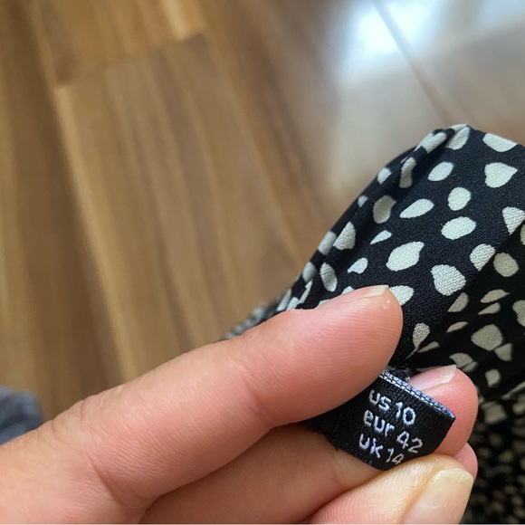 NASTY GAL SHORTS - Picture 3 of 3